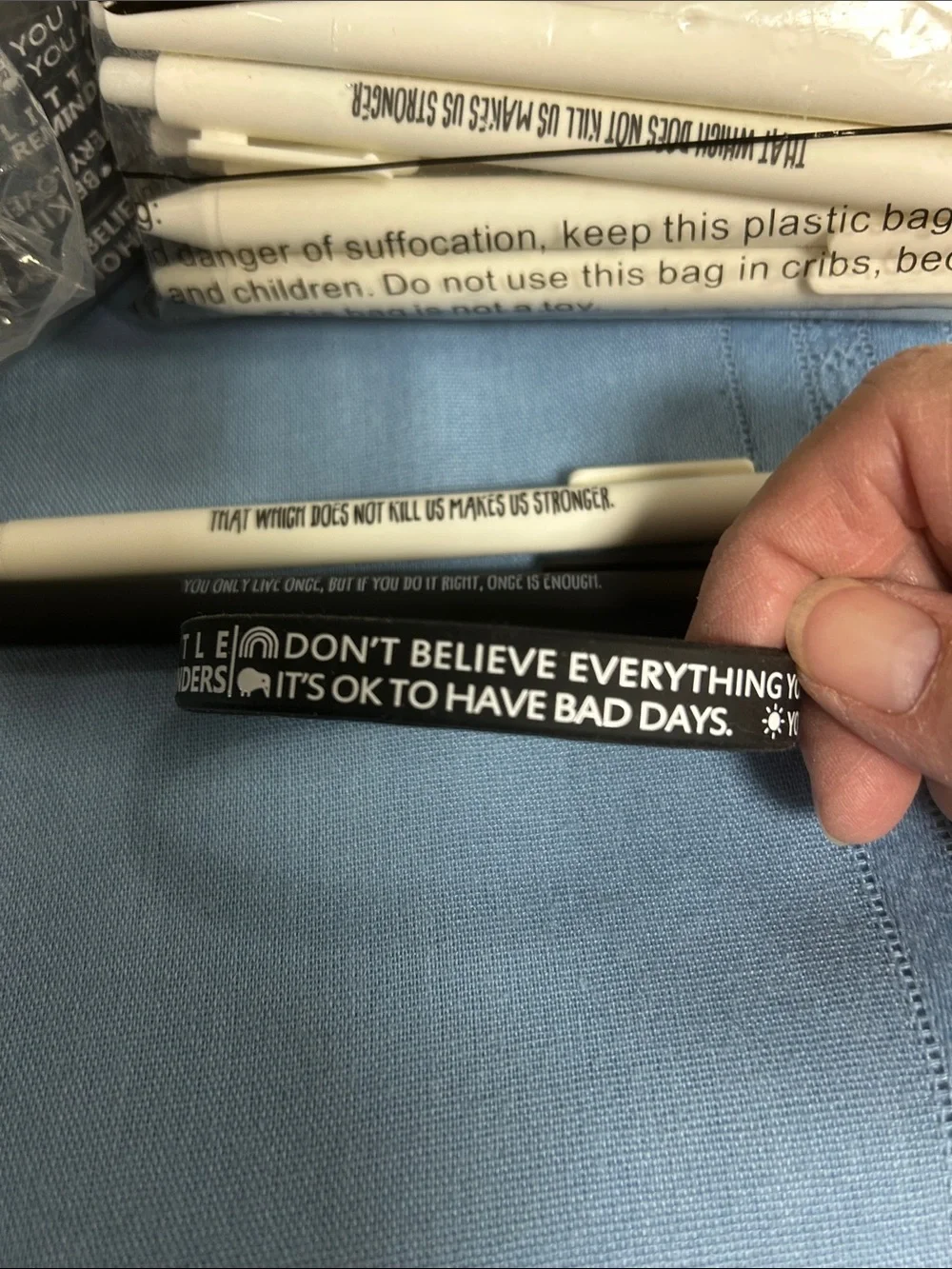Black & White Motivational Pen and Wristband Set - Unbranded